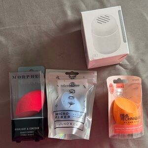 Makeup sponges and storage box